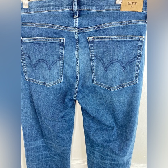 Edwin Nordstrom Bree Slim Straight Crop Fit Jeans with Stretch. - Picture 7 of 9